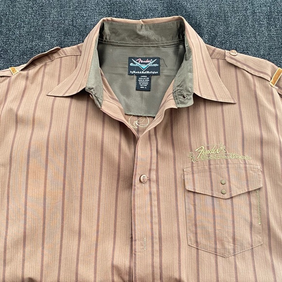 Fender Rock & Roll Religion Men’s Button Shirt Brown Flip Cuffs Epaulets Size L - Picture 8 of 11